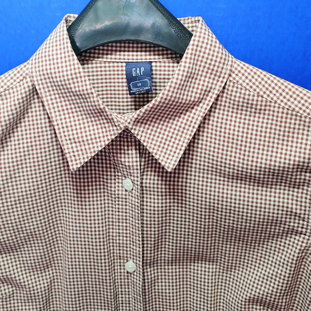 Woman's Gap Shirt